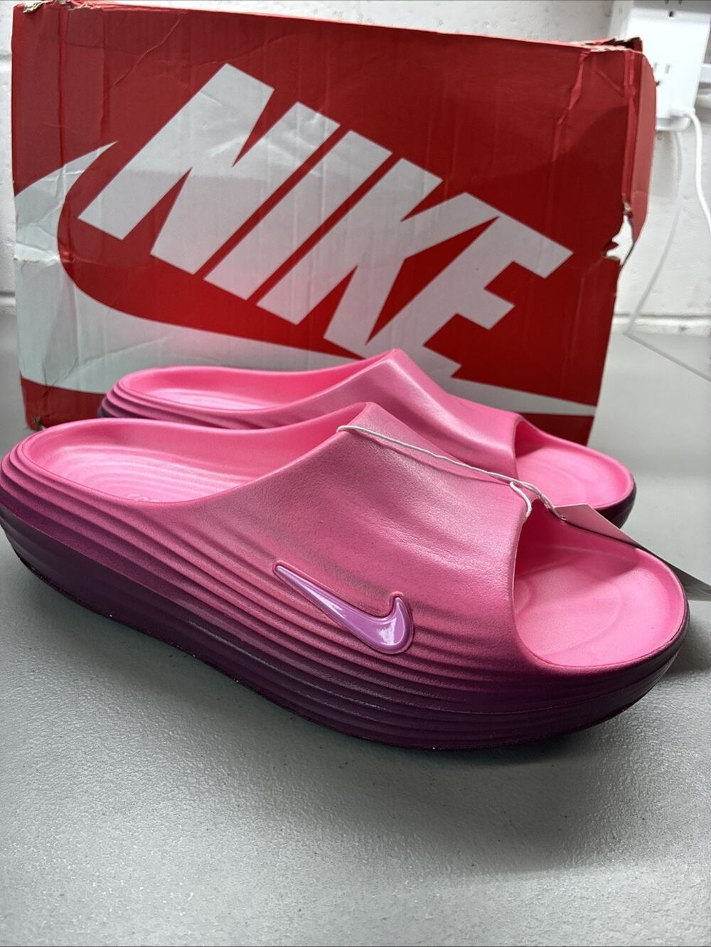 New Nike Women’s Pink Slide Sandals Foam Upper Logo Slip-On US Size 8 HV4484-602